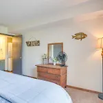 Charming Branson Getaway With Fireplace And Porch