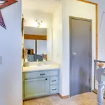 Charming Branson Getaway With Fireplace And Porch