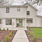 Downtown Branson Home With Pool Near The Landing!