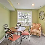 Downtown Branson Home With Pool Near The Landing!