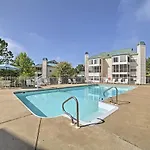 8 Mi To Silver Dollar City Branson Condo With Pool!