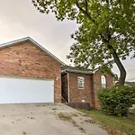 Branson Home With Deck Walk To The Strip And Creek!
