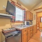 Branson Cabin With Deck Near Table Rock Lake!