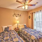 Stunning Table Rock Lake Condo Near Branson Strip!