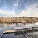 Lakefront Branson Getaway Near Marina And Fishing!
