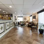 Grand View Inn & Suites
