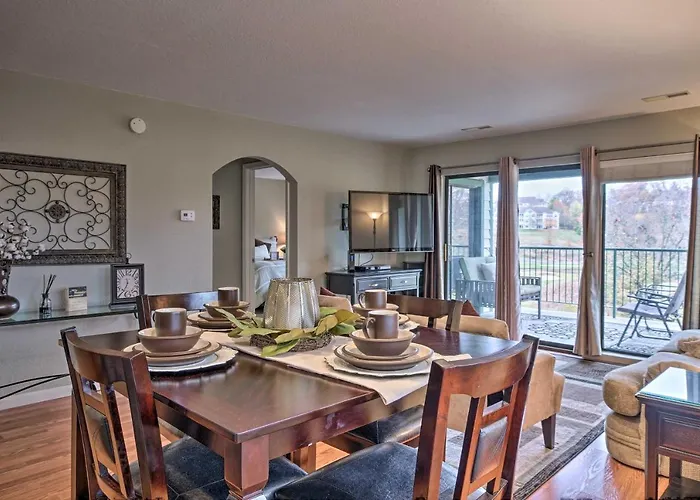 Condo Amidst Branson Action With Pool Access And Golf!