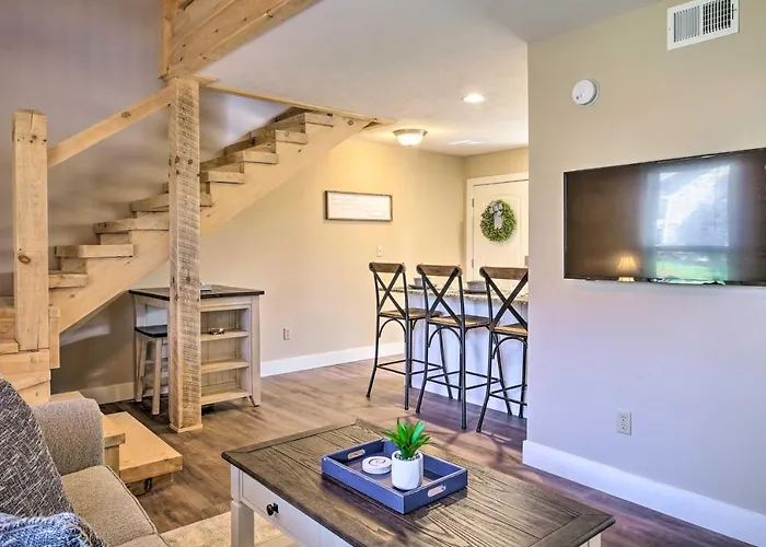 The Cozy Cottage With Lake Taneycomo Access!