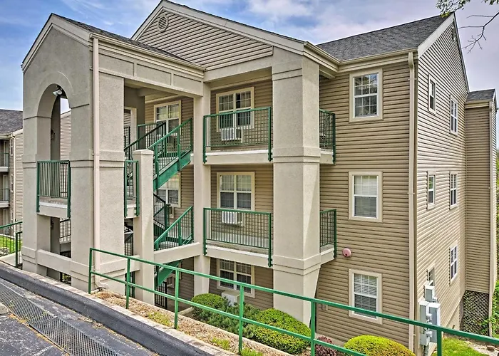 Branson Condo On Golf Course With Pool Access!