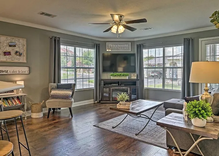 Branson Condo Pool Access, Near Table Rock Lake!