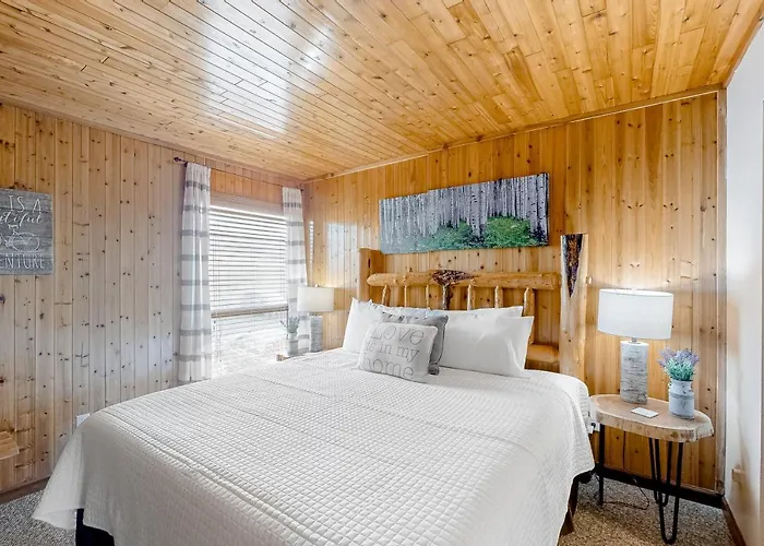 Pointe Royale Cozy Cabin Condo