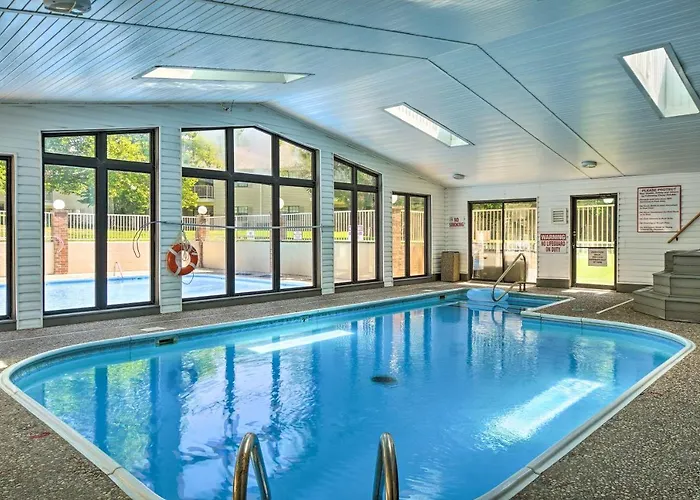 Pet-Friendly Branson Getaway With Private Patio!