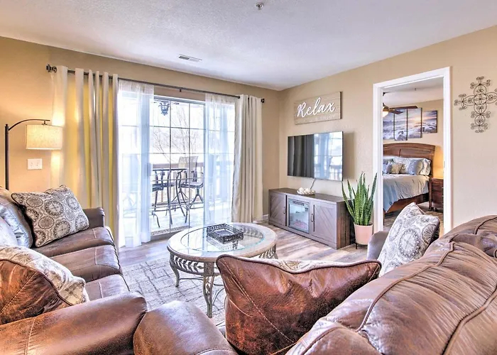 Branson Condo With Large Patio About 3 Mi To The Strip!