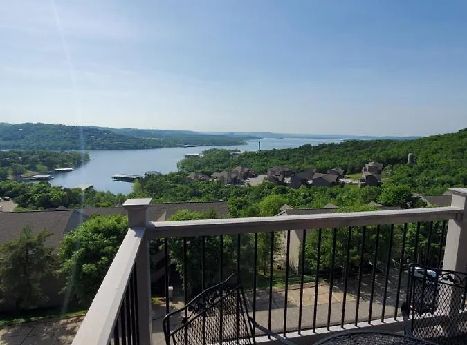 Treehouse Condos - Branson