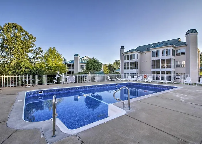 Cozy And Deluxe Branson Condo Balcony And Pool Access