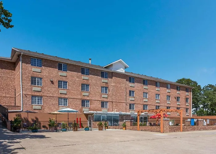 Rodeway Inn Branson, Brick House