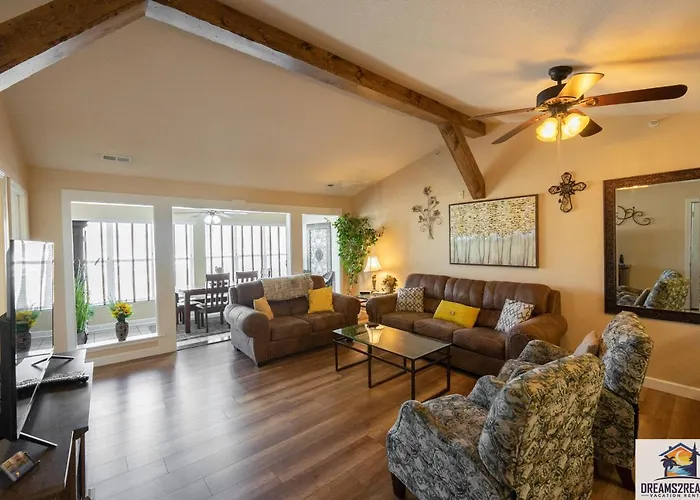 2Br Penthouse Condo - Near The 76 Strip - Pool - Free Tickets Included - Cld-11