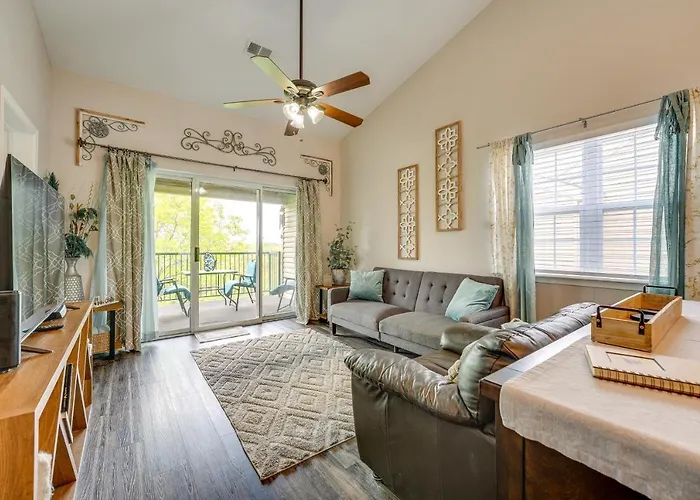Branson Resort Condo Rental With Community Pool!