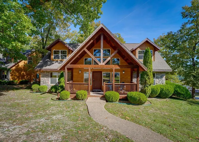 Branson Getaway With Indoor And Outdoor Pool Access!