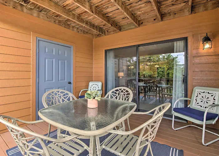 Branson Getaway With Balcony And Resort Amenities!