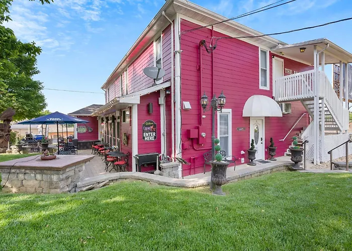 Historic Branson Hotel - Horseshoe Room With King Bed - Downtown - Free Tickets Included
