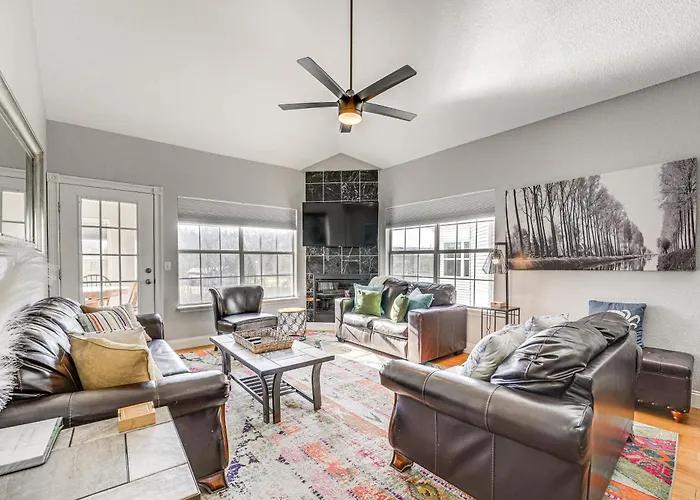 Branson Condo With Resort Amenities And Marina Views!