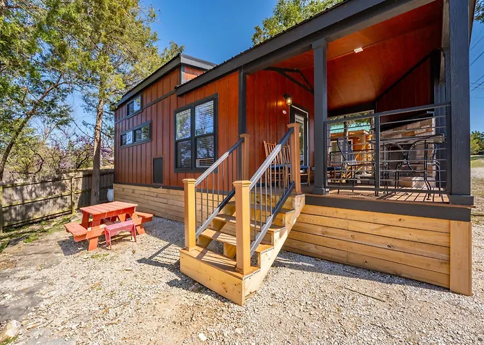 Cabin 1 Indian Point Near Sdc, Table Rock Lake, Marinas, & Branson