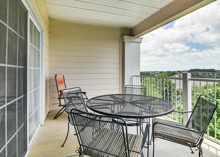 Branson Condo With Pool Access And Views, 3 Mi Dtwn!