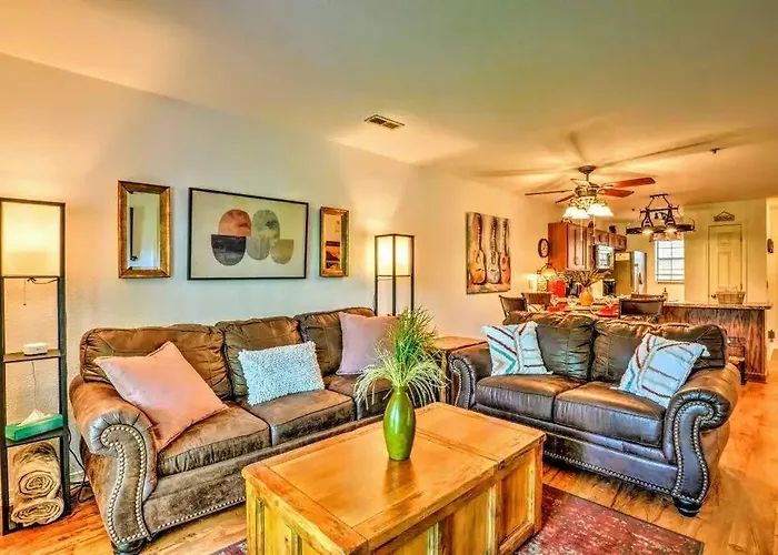 Experience Euphoria At Branson\'S Fall Creek Condo