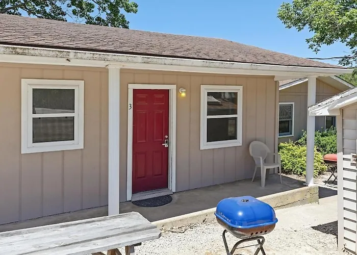 Artilla Cove Cabin 3 - Lake Views -Outdoor Pool