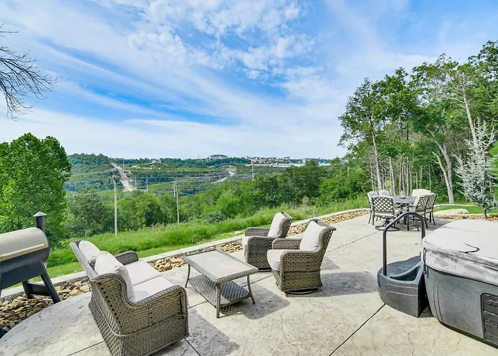 Scenic Patio With Hot Tub Rustic Cabin In Branson!