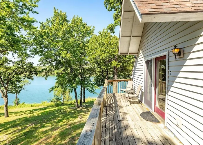 Artilla Cove Cabin 9- Lakeside- Pool & Hot Tub