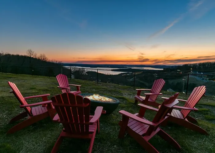 Table Rock Lake Views, Double Sided Fireplace, Free Attraction Tickets, Air Hockey