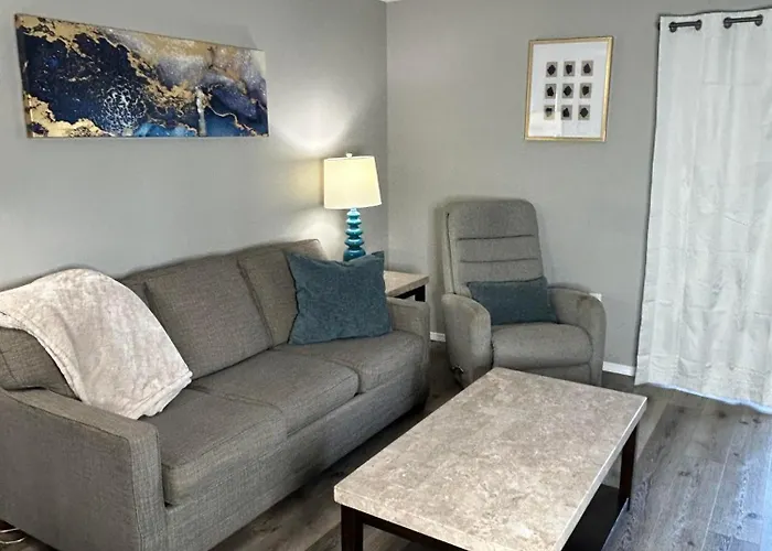 Cozy Condo With No Stairs, And Arcades! 5 Beds