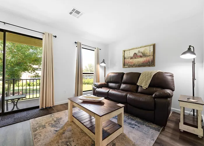 Pr39-4 -Southern Charm Condo