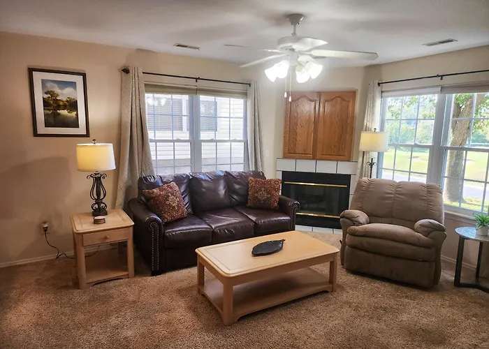 Golf Course View - Centrally Located - Free Attraction Tickets Included - Stairs Required - Fw7-1