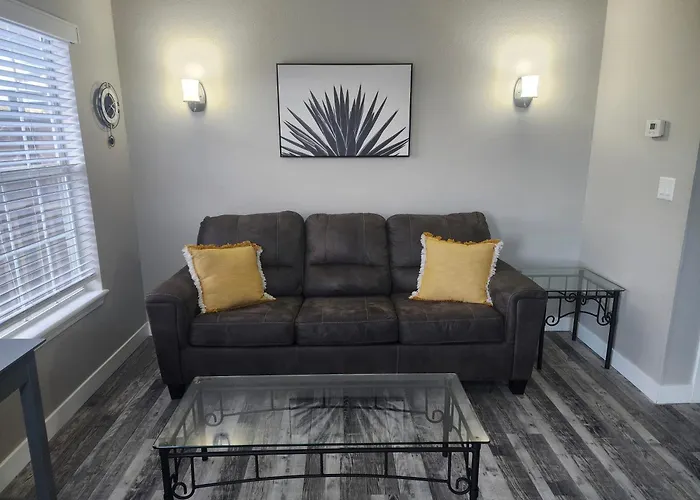 2Br Cozy Condo - Centrally Located - Free Tickets Included - Fc 53-5