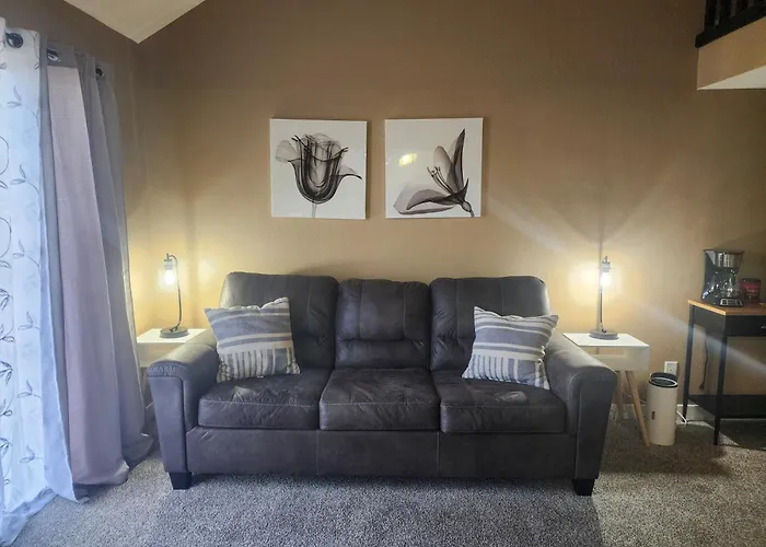 2Br Cozy Condo - Centrally Located - Free Activities Included - Stairs Required - Fc27-6