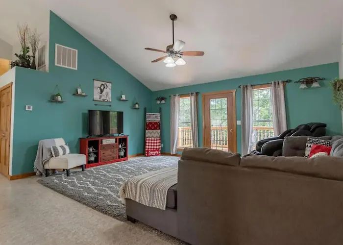 5 Bed Mountain View Retreat