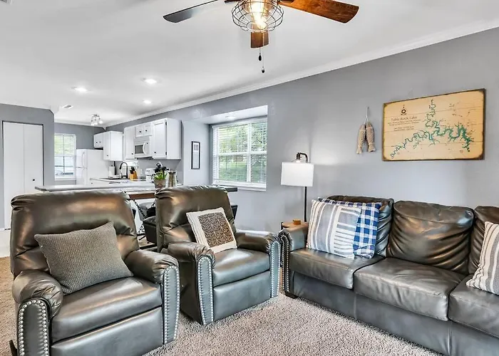 Lakeside Condo With Outdoor Theater, 4Min To Silver Dollar City