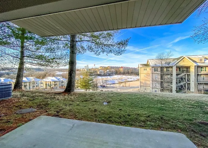 Branson Condo On Thousand Hills Golf Course With Indoor Pool And Hot Tub