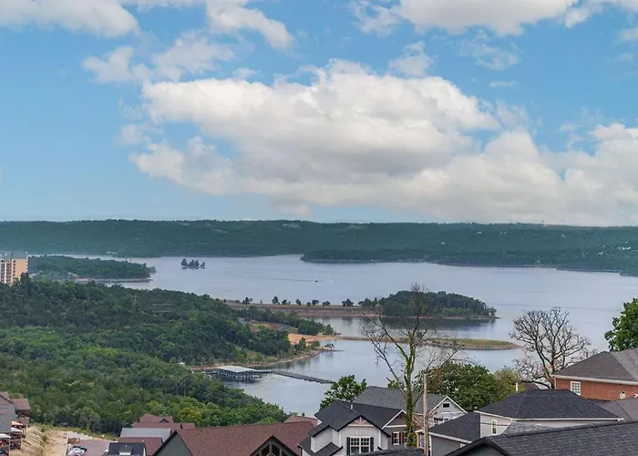 Putting Green-Table Rock Lake View-$400 Of Free Tickets-Super Location-Hot Tub!