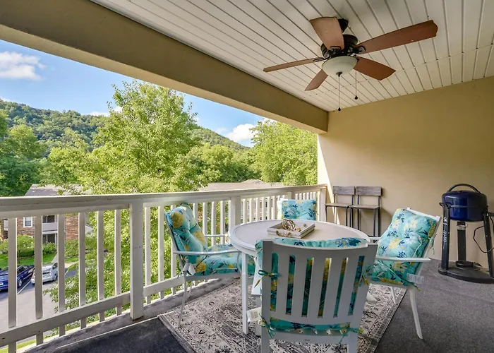 Condo With Lake Views 5 Mi To Branson Strip!