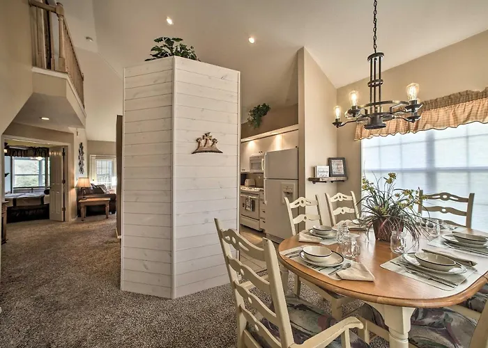 Lakefront Branson Getaway Near Marina And Fishing!