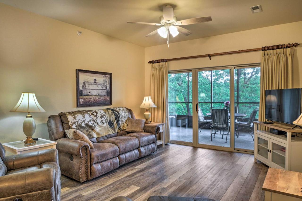 Walk-in Condo, Near Silver Dollar *