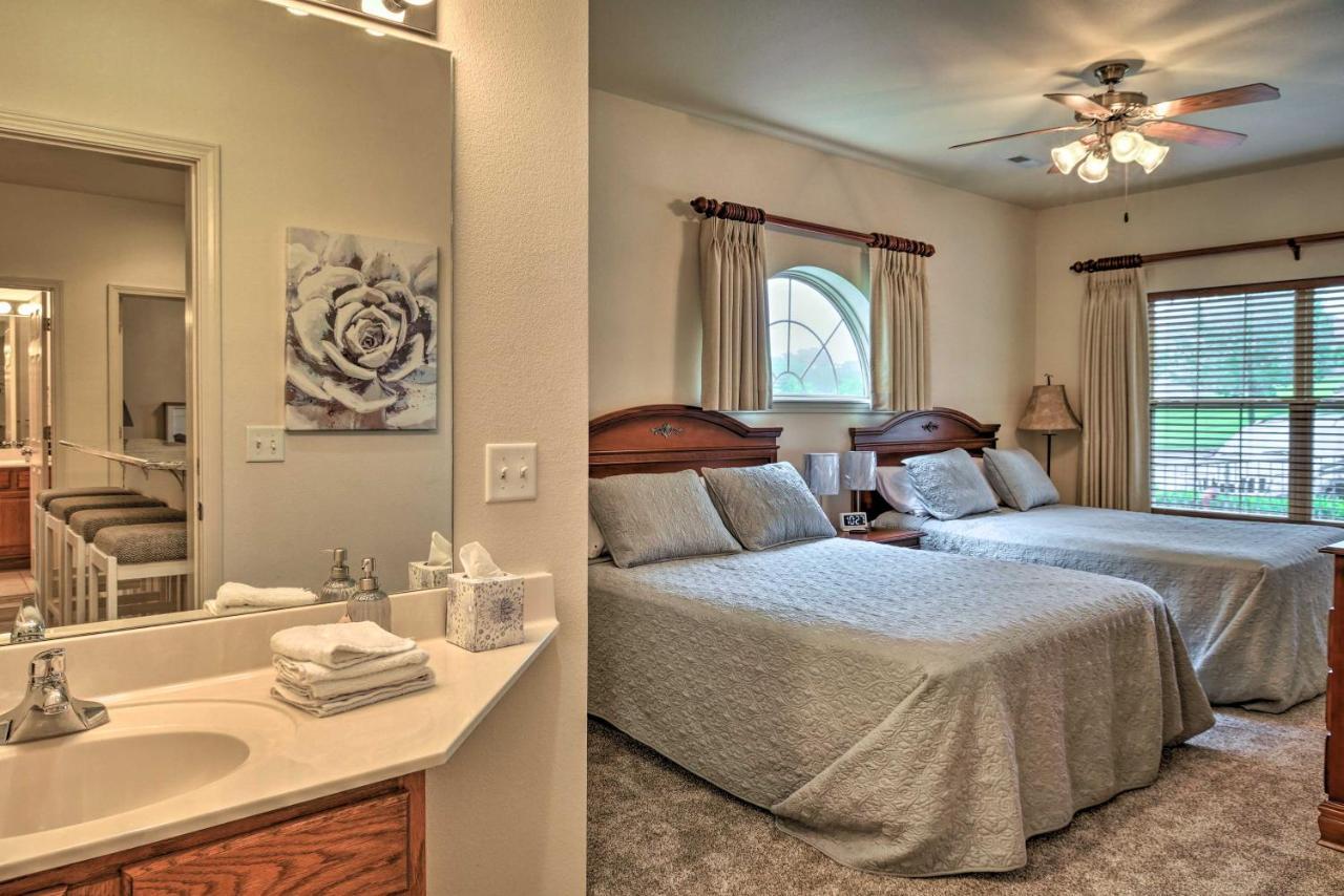 Walk-in Condo, Near Silver Dollar Apartment *