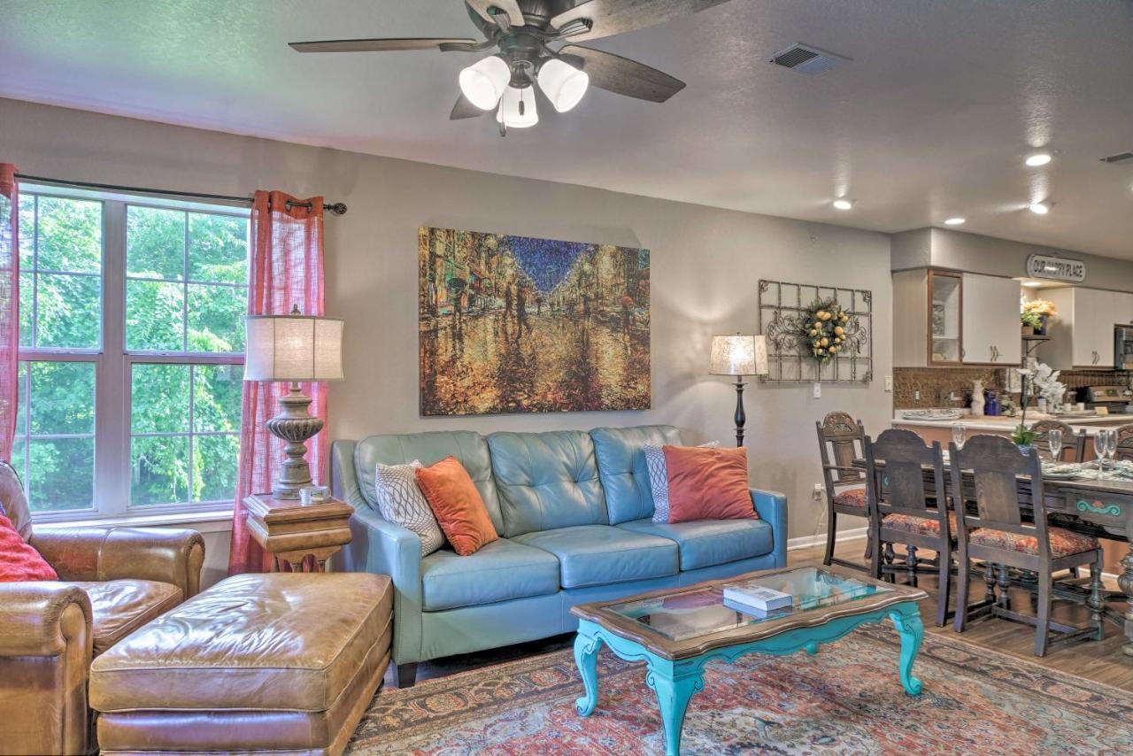 Apartment Stylish 3 Mi To Downtown Branson!