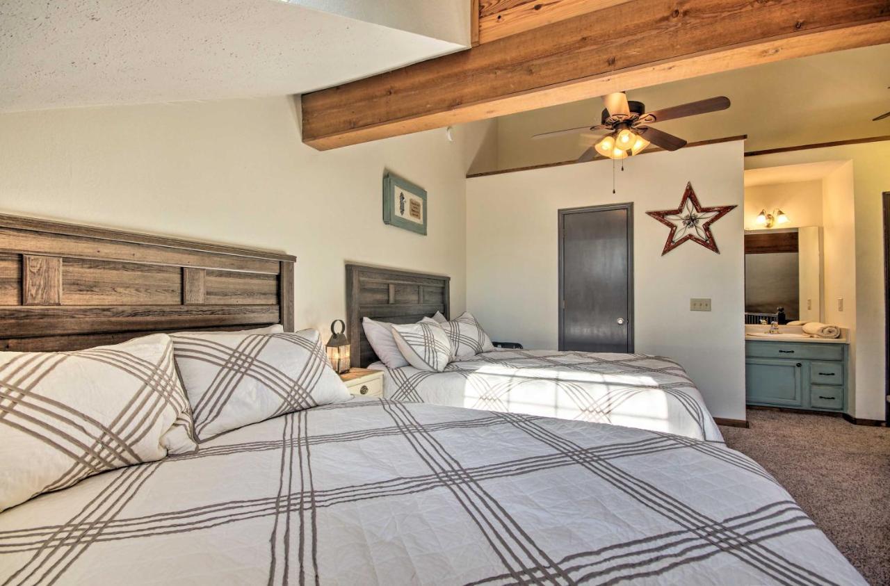 Holiday home Charming Getaway With Fireplace And Porch *