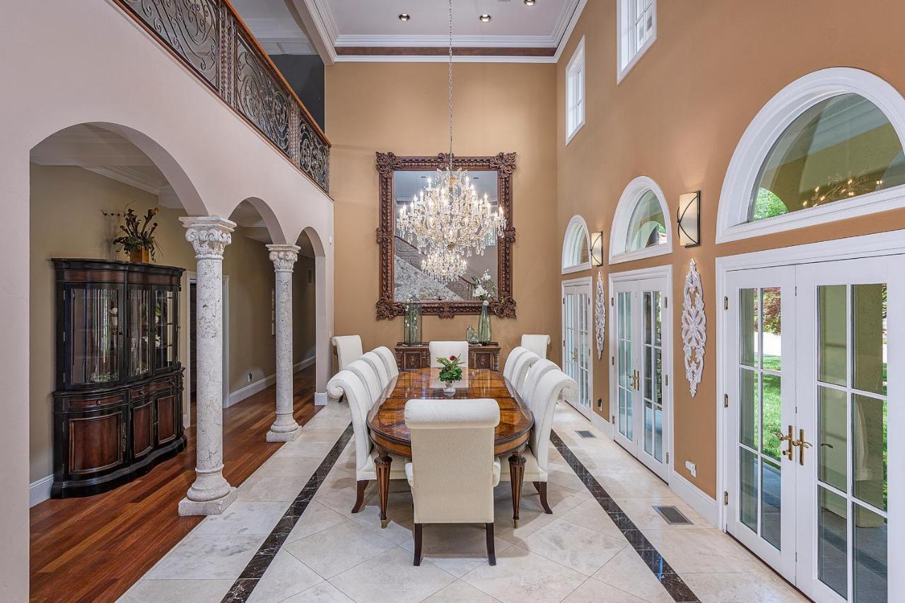 17500sqft Private Estate Indoorpool Hottub Big Lakeview Tennis Court Theater Sdc Holiday home *