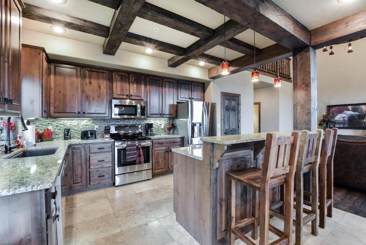 Holiday home Luxury Lakefront Huge Pool Kayaks 2mi To Silver Dollar Branson